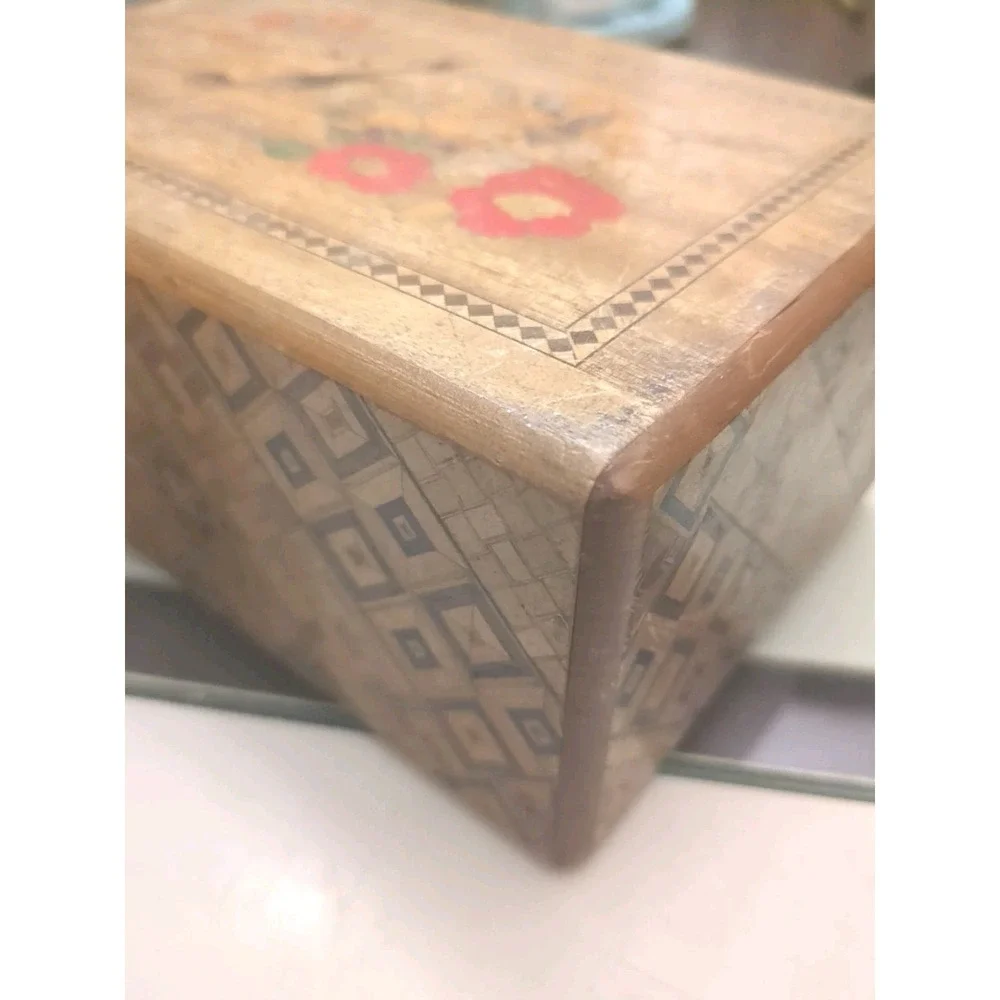 Vintage Japanese Bird Wooden Trick Box / Puzzle Box (Himitsu-Bako)‎